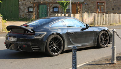 ポルシェ 911 GTS 次期型スクープ写真