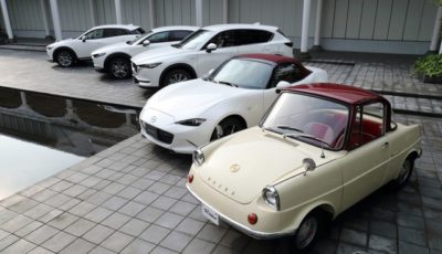 マツダ R360クーペとマツダ100周年特別記念車