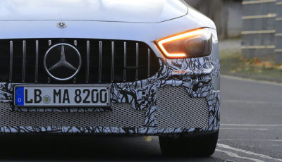 メルセデス AMG GT 4ドアクーペ　改良新型プロトタイプ　スクープ写真