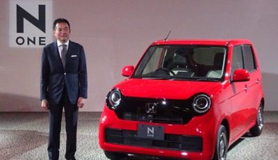 ホンダの寺谷公良日本本部長と新型N-ONE