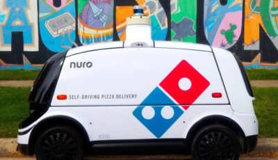 ドミノ・ピザが開始したニューロの無人自動運転車によるピザの配達