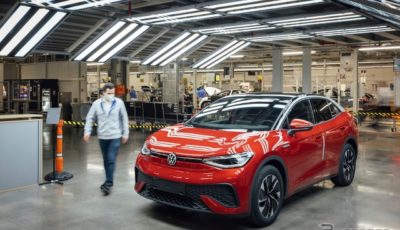 フォルクスワーゲンのドイツ・ツヴィッカウ工場で生産を開始した ID.5 GTX