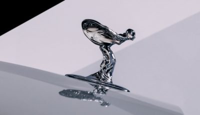 ロールスロイスの新しいフードマスコット「スピリット・オブ・エクスタシー」