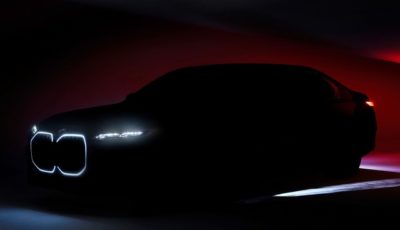 BMW i7 のティザー写真