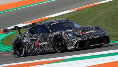 ポルシェ 718 ケイマン GT4 eパフォーマンス