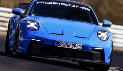 ポルシェ 911 GT3 新型の純正オプション「マンタイパフォーマンスキット」装着車