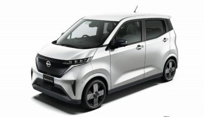 日産サクラ（ホワイトパール）