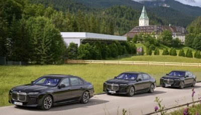 BMW  i7 の「G7サミット」シャトルサービス車両