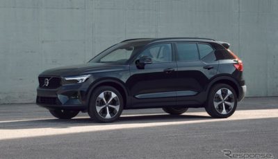 ボルボ XC40 アルティメット B4 AWD ダークエディション