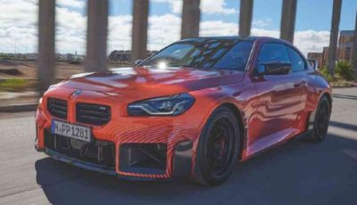 BMW M2 新型の「Mパフォーマンスパーツ」装着車