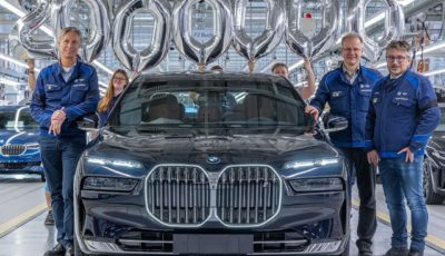 200万台目のBMW 7シリーズとしてドイツ・ディンゴルフィング工場からラインオフした i7 の「xDrive60」