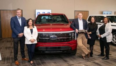 2023北米トラックオブザイヤーを受賞したフォード F-150 ライトニング