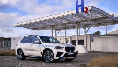 BMWが「燃料電池車」へ舵を切った理由とは？写真は燃料電池車『iX5 HYDROGEN』