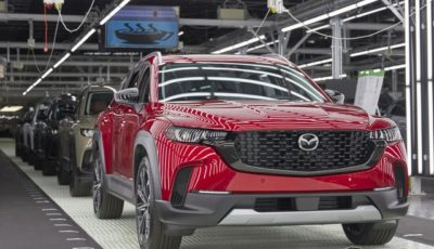 マツダとトヨタの米国アラバマ州の合弁工場で生産されるマツダ CX-50