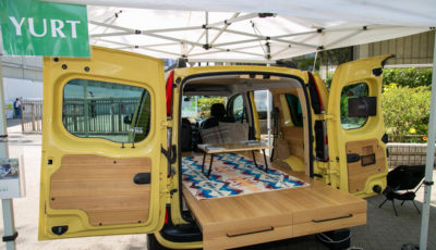 「小さな部屋」を持ち運ぶ、カングーベースの旅するクルマ…アウトドアデイジャパン東京2023
