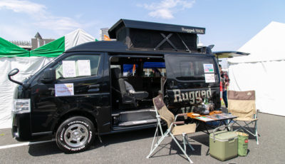 リーズナブルな「ハイエース」バンコン「Rugged VAN（ラギッドバン）」に若者たちが注目……神奈川キャンピングカーフェア