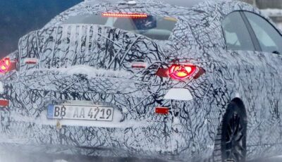 メルセデスAMG EQAセダン プロトタイプ（スクープ写真）
