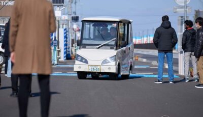 歩車共存エリアで走行するCiKoMa（サイコマ）