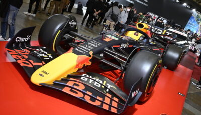 レッドブル・レーシング RB19 ショーカー 2023 カラーVer