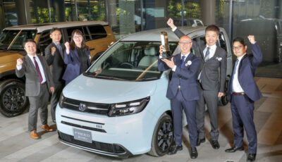 「2024-2025 日本カー・オブ・ザ・イヤー」を受賞したホンダ フリード