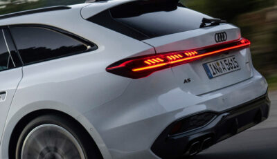 アウディ A5 新型のデジタルOLEDリアライトパネル