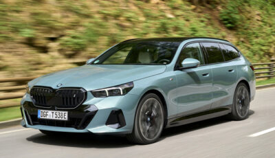 BMW i5 ツーリング