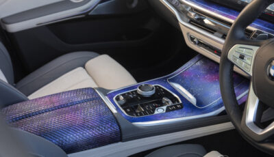 BMW X7の「錦ラウンジ」