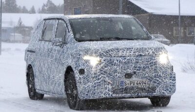 メルセデスベンツ VクラスEV 新型のプロトタイプ