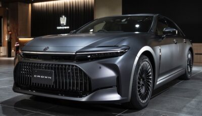 THE CROWN専売特別仕様車「クラウン THE LIMITED-MATTE METAL セダン」