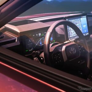 トヨタの新型車のティザー
