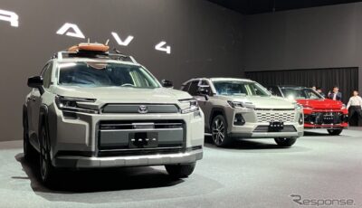 トヨタ RAV4 新型、向かって左からWoodland（Adventureの北米仕様）CORE、GR SPORT