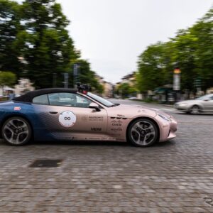 マセラティ『グランカブリオ・フォルゴーレ』の自動運転車