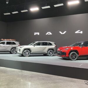 トヨタ RAV4 新型：Adventure