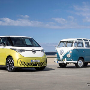 VW『ID. Buzz』と「Type 2」（欧州仕様）