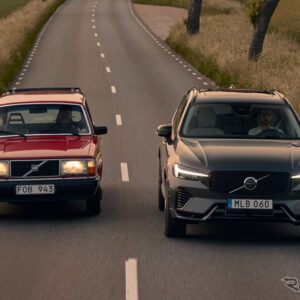 ボルボ240（左）とXC60（右）
