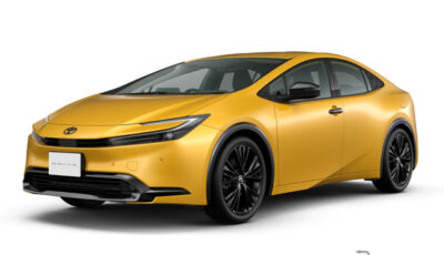 トヨタ プリウスPHEV G ナイトシェード