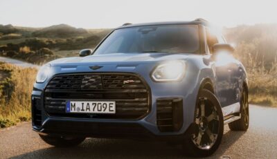 MINI カントリーマンの限定車「スレート・ブルー」