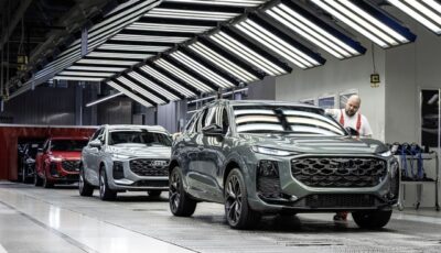 アウディ『Q3』新型の量産をハンガリー・ジェール工場で開始