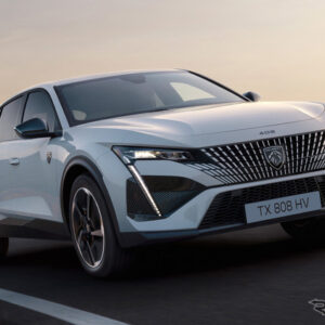 プジョー『408 GT Hybrid』