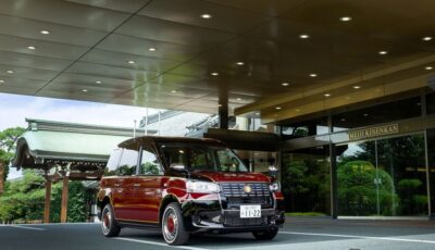 明治記念館とフォレストテラス明治神宮・桃林荘の特別車両。トヨタの『JPN TAXI（ジャパンタクシー）』がベース