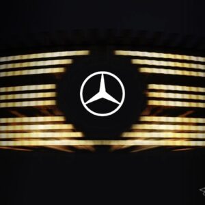 メルセデスベンツの主力SUV『GLC』、新型を9月に世界初公開へ