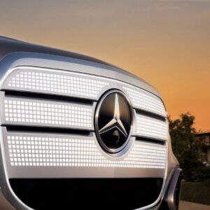 メルセデスベンツ GLC 新型から採用される光る「アイコニックグリル」