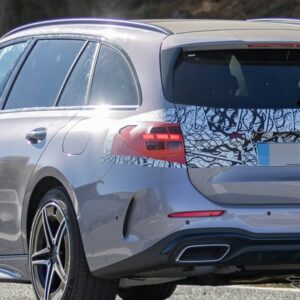 メルセデスベンツ Cクラス・ステーションワゴン 改良新型のプロトタイプ