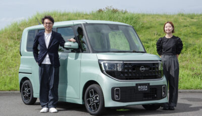 日産 ルークスのデザインに携わった入江慎一郎さん（左）と三宅広華さん（右）