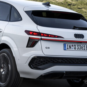 アウディ Q3スポーツバック eハイブリッド新型