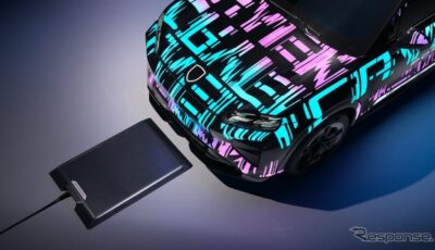 ポルシェ『カイエン・エレクトリック』プロトタイプと11kWワイヤレス充電器