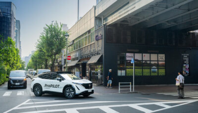 AI技術を搭載した次世代プロパイロットで、東京銀座の一般道路を手離し運転する日産アリア