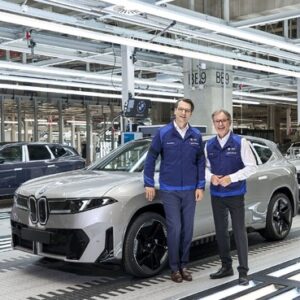 ハンガリーのデブレツェン工場で新型BMW『iX3』の量産を10月末に開始