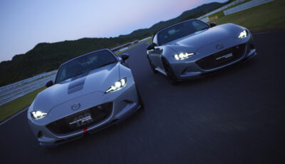 MAZDA SPIRIT RACING ROADSTER 12RとMAZDA SPIRIT RACING ROADSTER