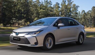 トヨタ・カローラ GLi ハイブリッド（ブラジル仕様）